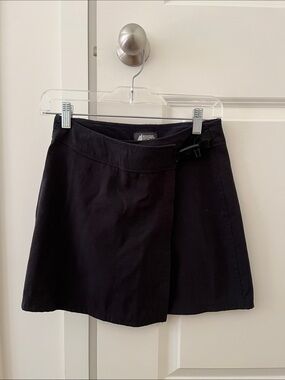 Black Outdoor Skirt with Side Buckle